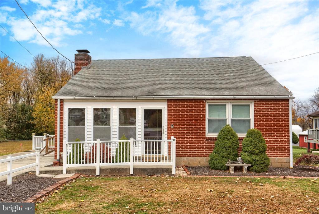 31 SPRINGERS LANE