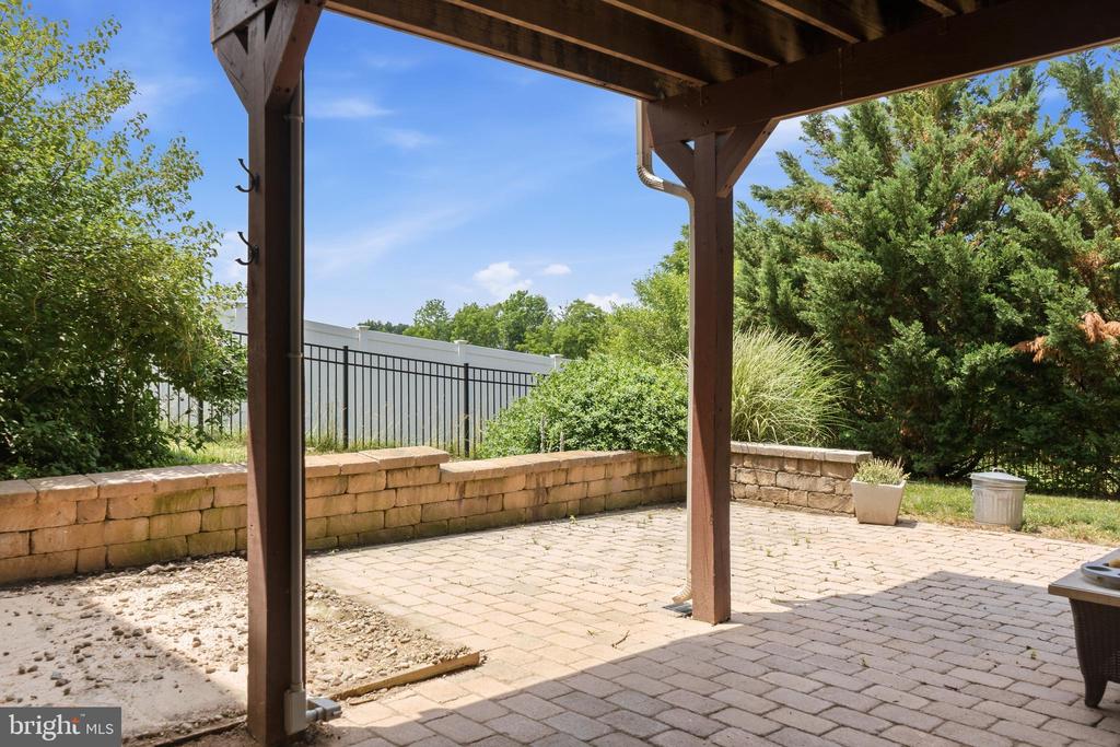 1325 SADDLEBACK ROAD