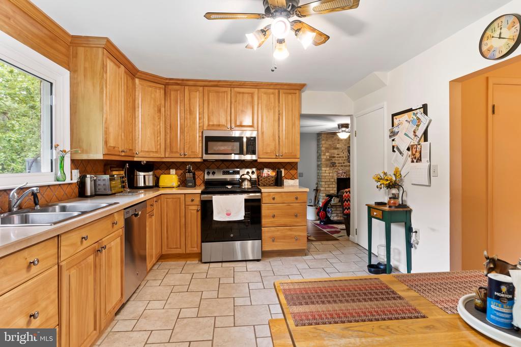 109 YELLOW BREECHES DRIVE