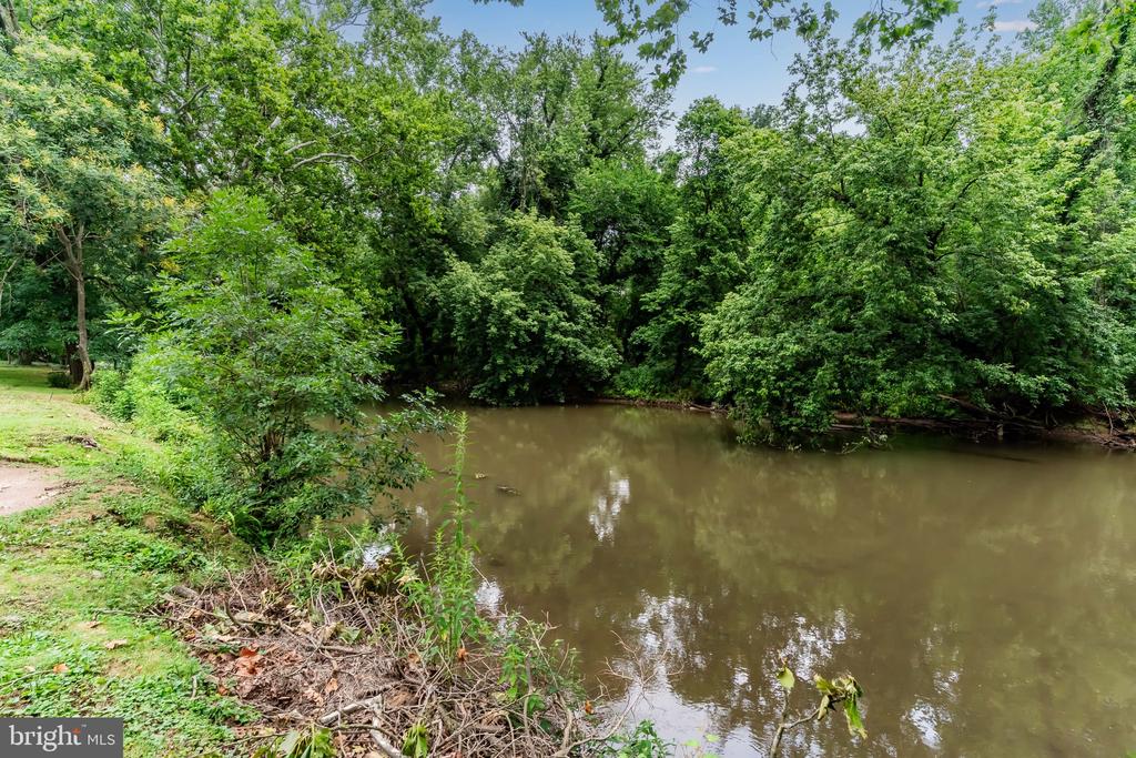 109 YELLOW BREECHES DRIVE
