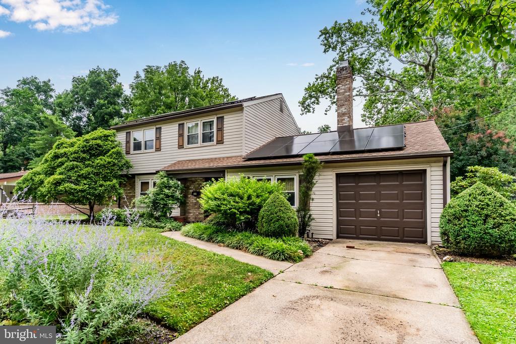 109 YELLOW BREECHES DRIVE
