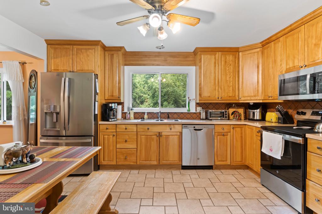 109 YELLOW BREECHES DRIVE