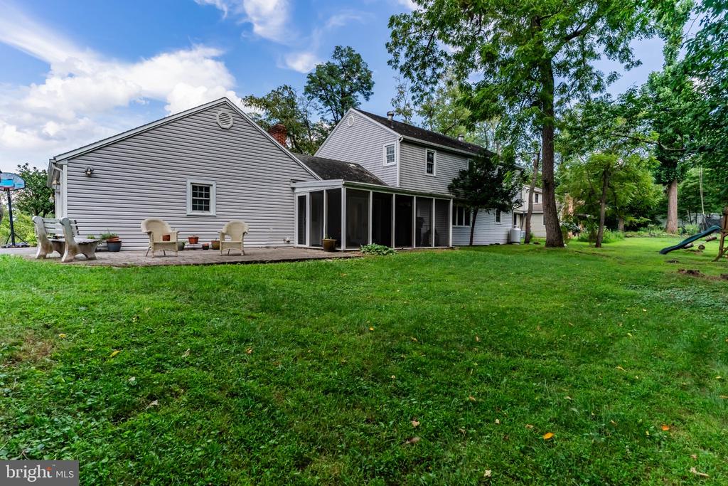 8 HOLLY DRIVE