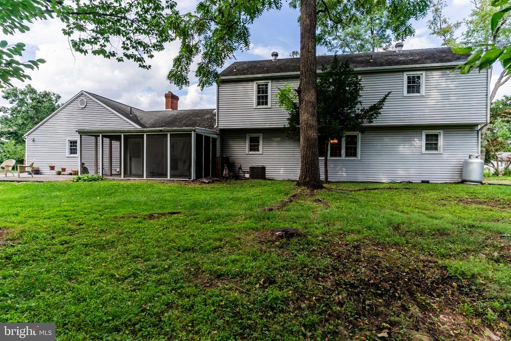 8 HOLLY DRIVE