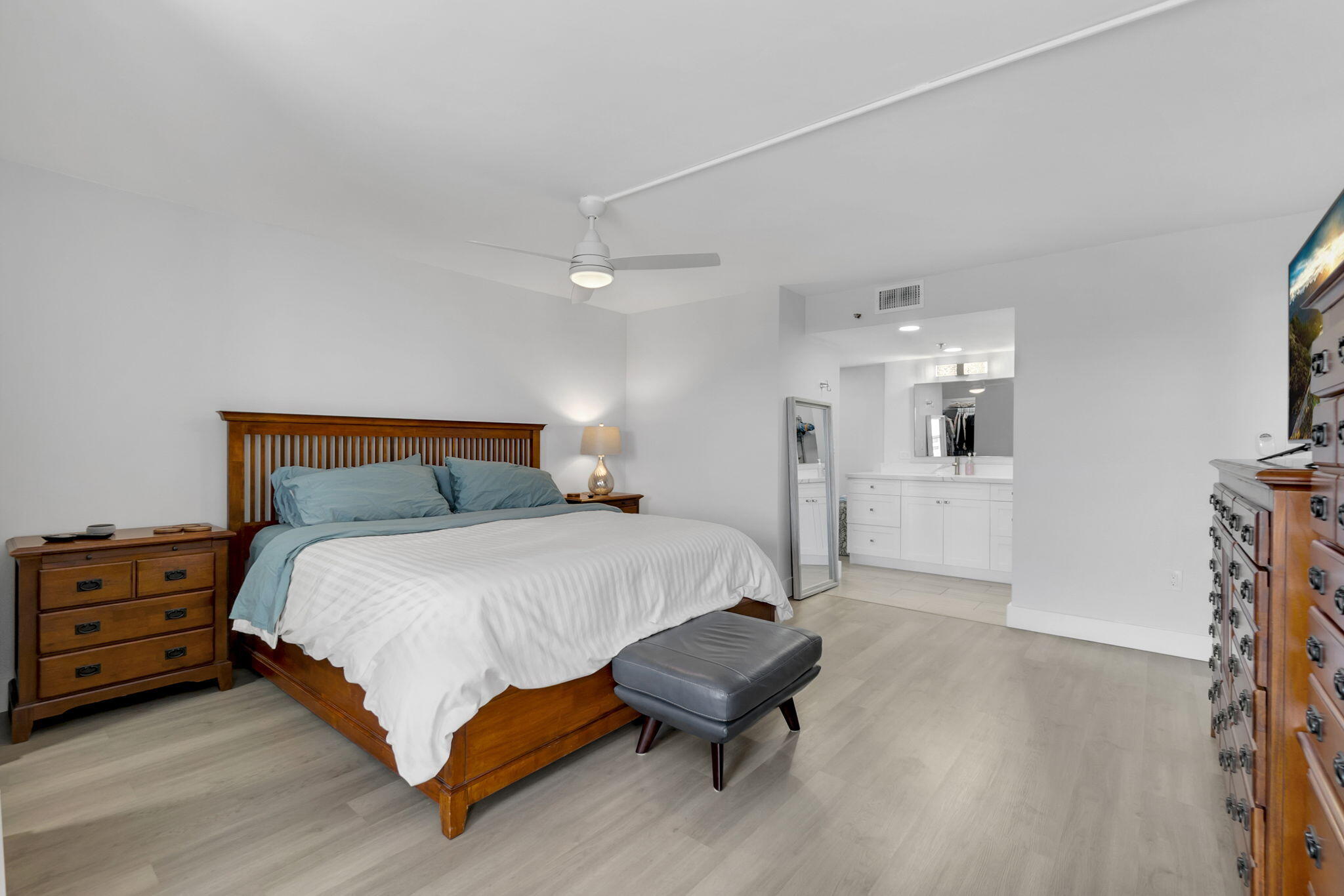3940 INVERRARY Boulevard 803-A