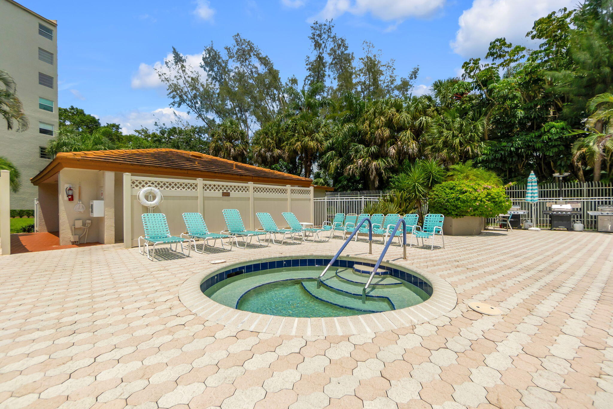 3940 INVERRARY Boulevard 803-A