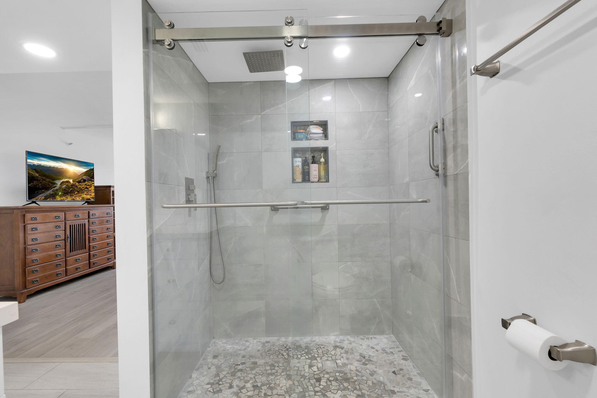 3940 INVERRARY Boulevard 803-A