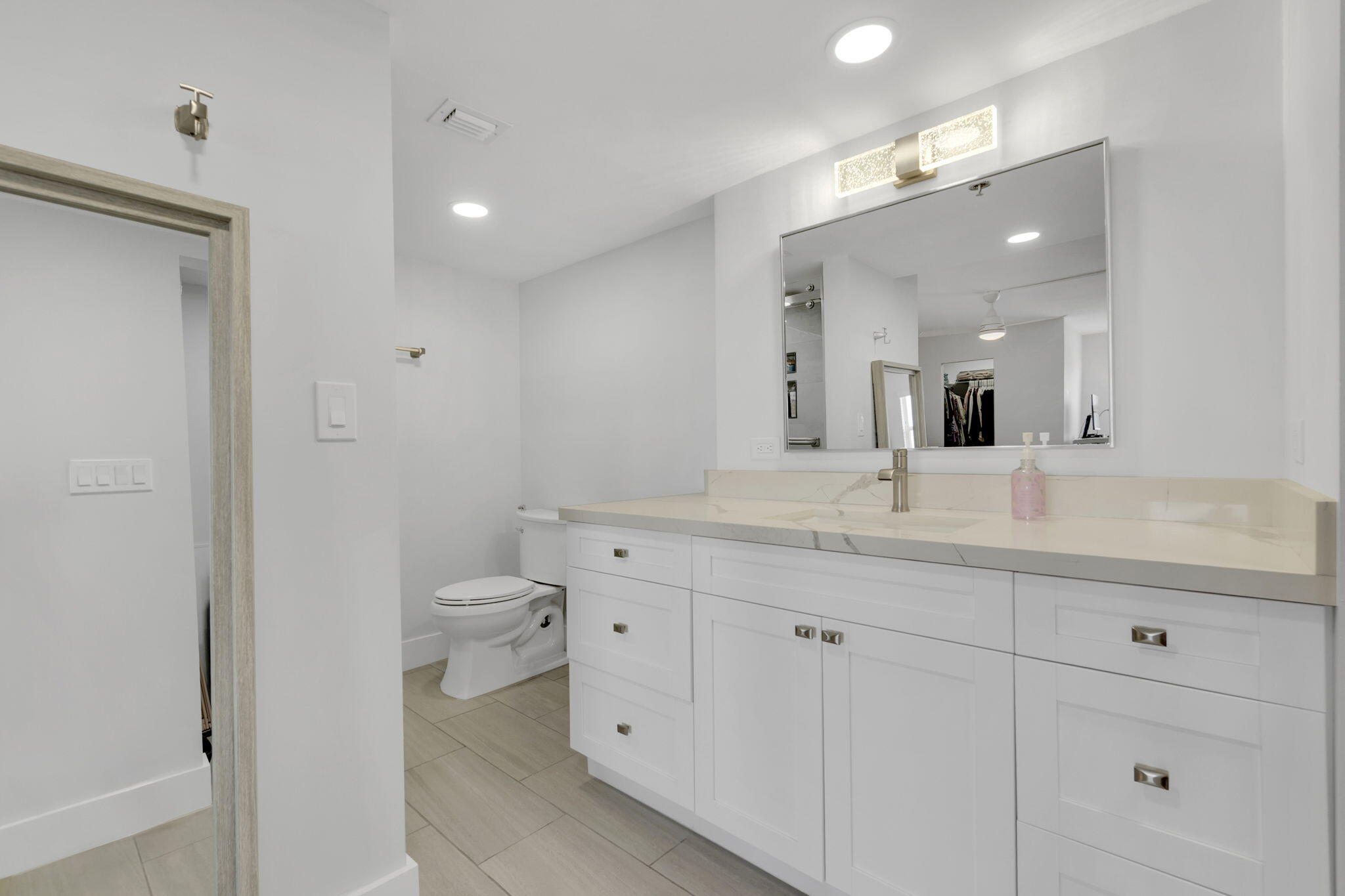 3940 INVERRARY Boulevard 803-A