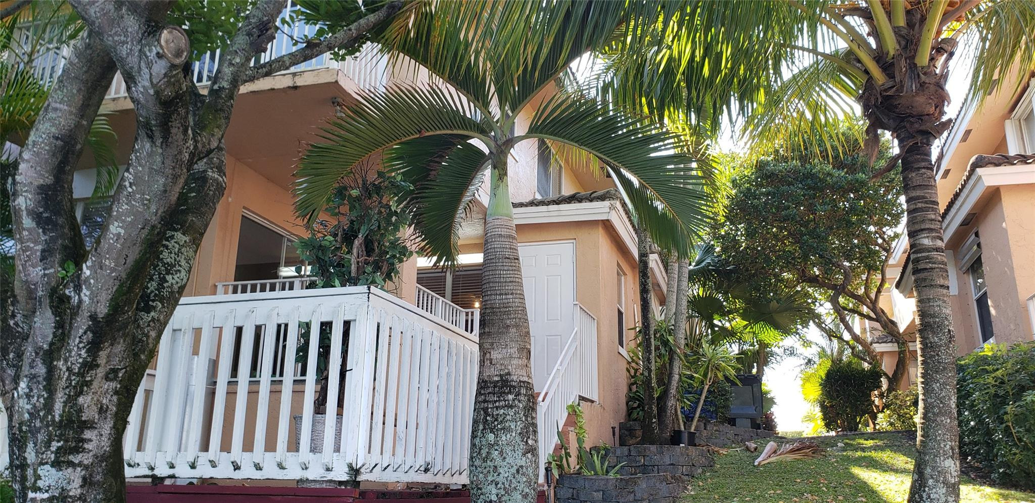 3239 NW 44th St