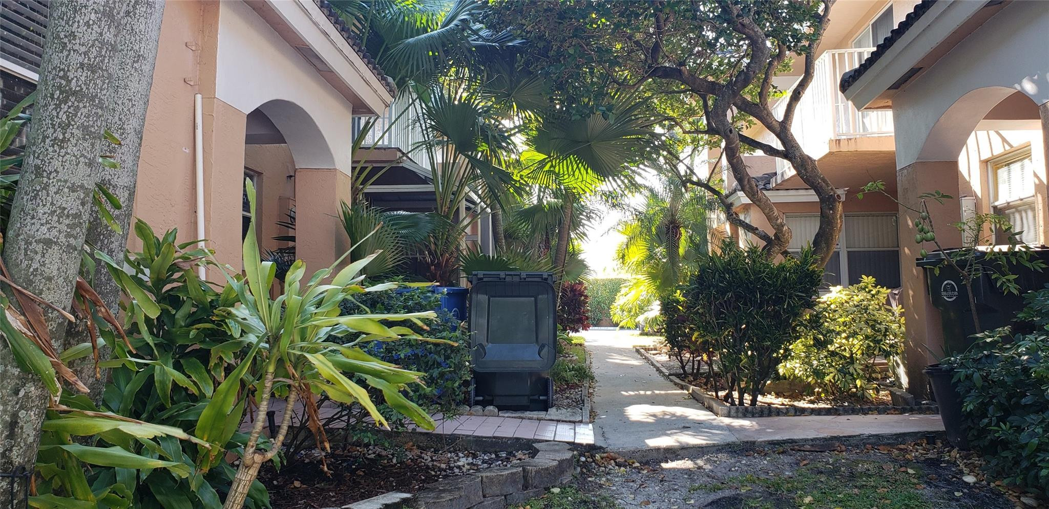 3239 NW 44th St