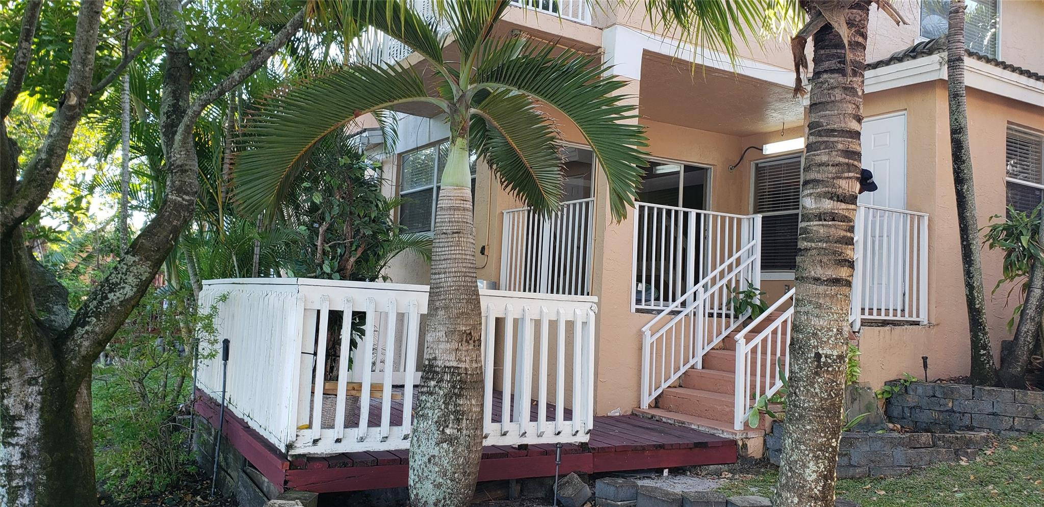 3239 NW 44th St