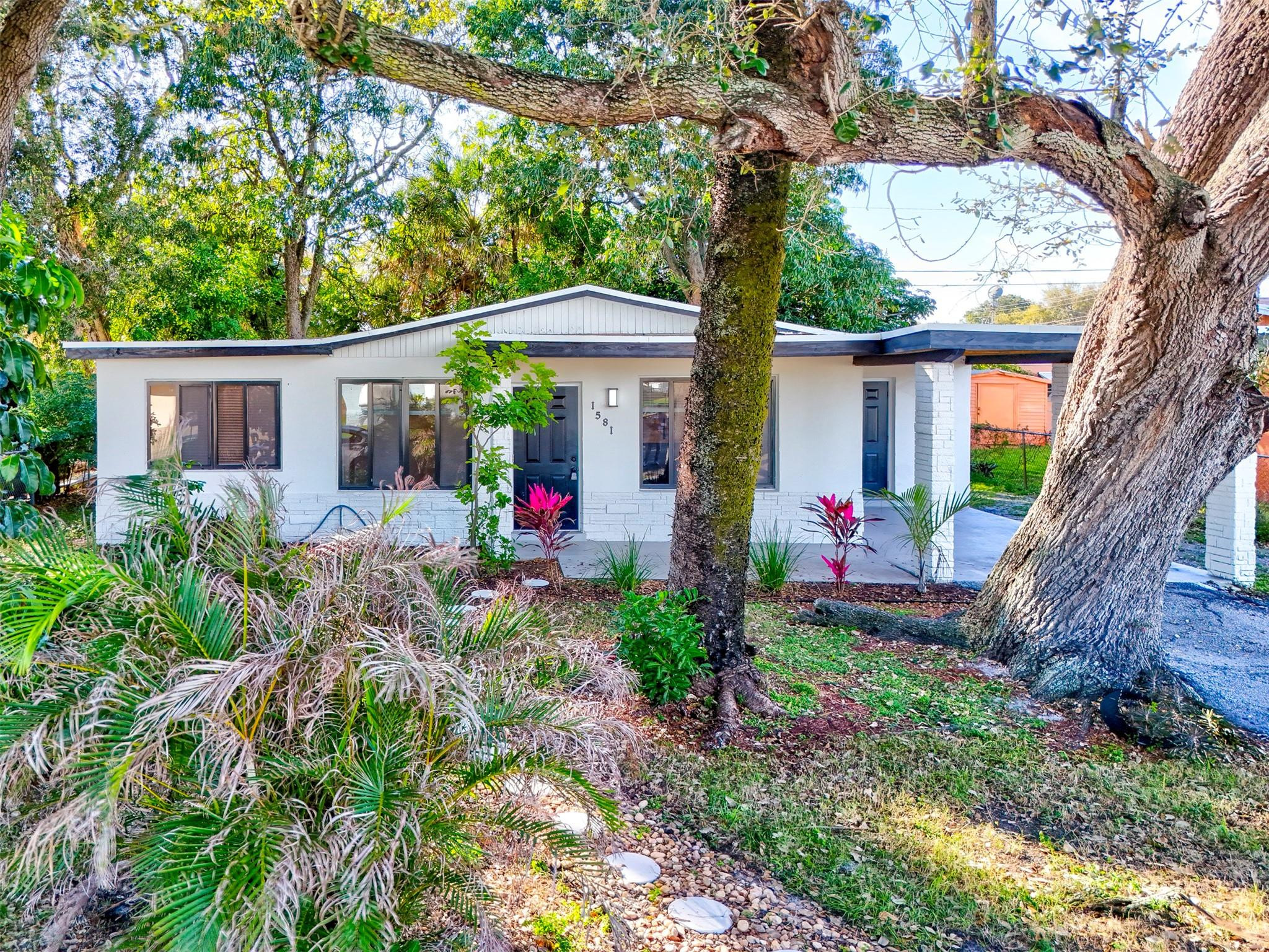 1581 NW 32nd Ave