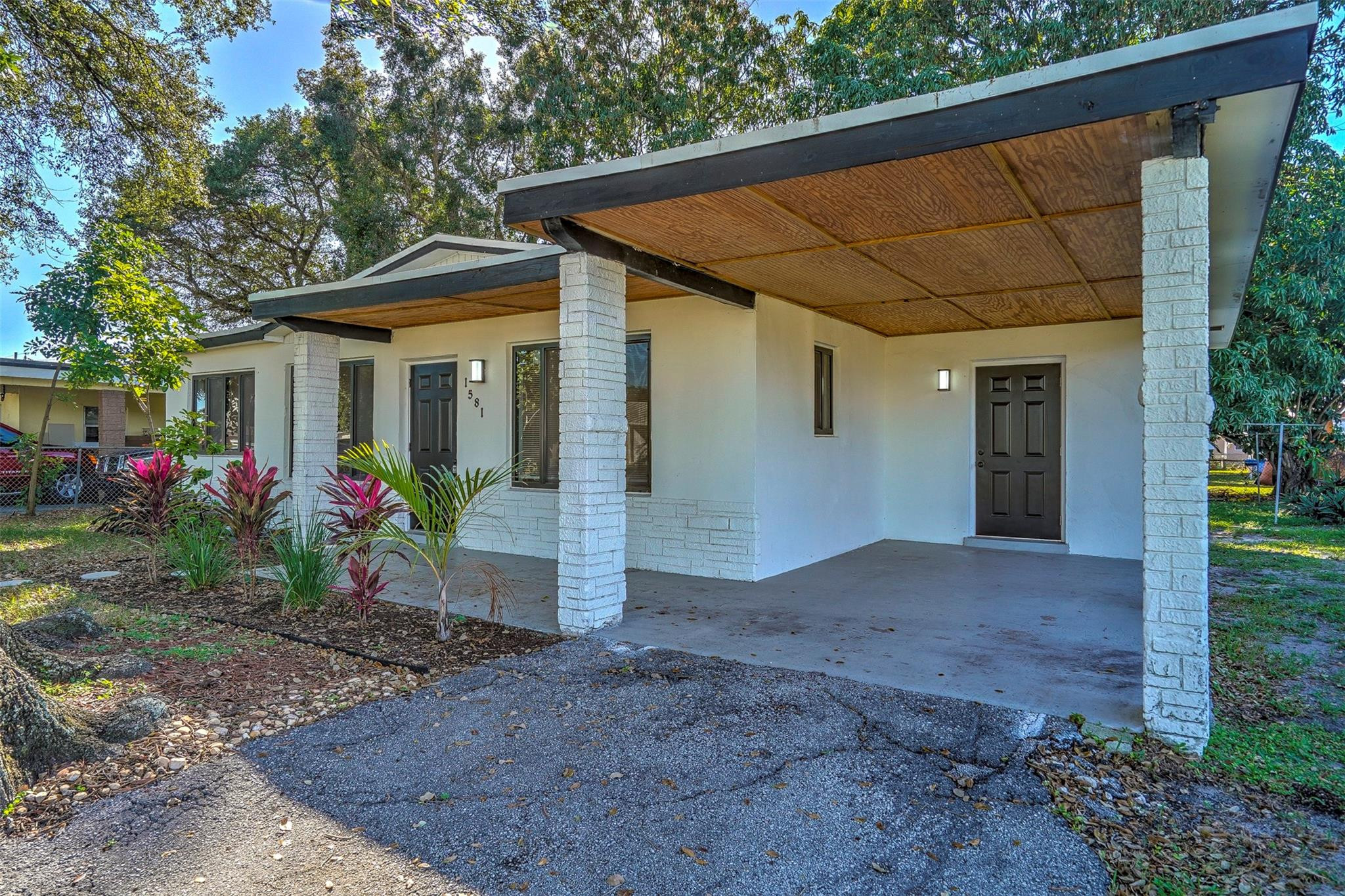 1581 NW 32nd Ave