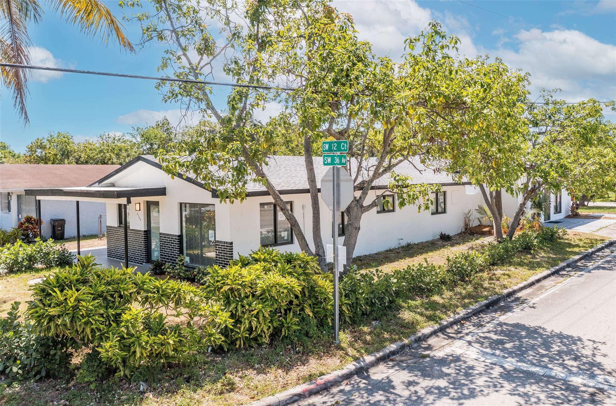 3544 SW 12th Ct
