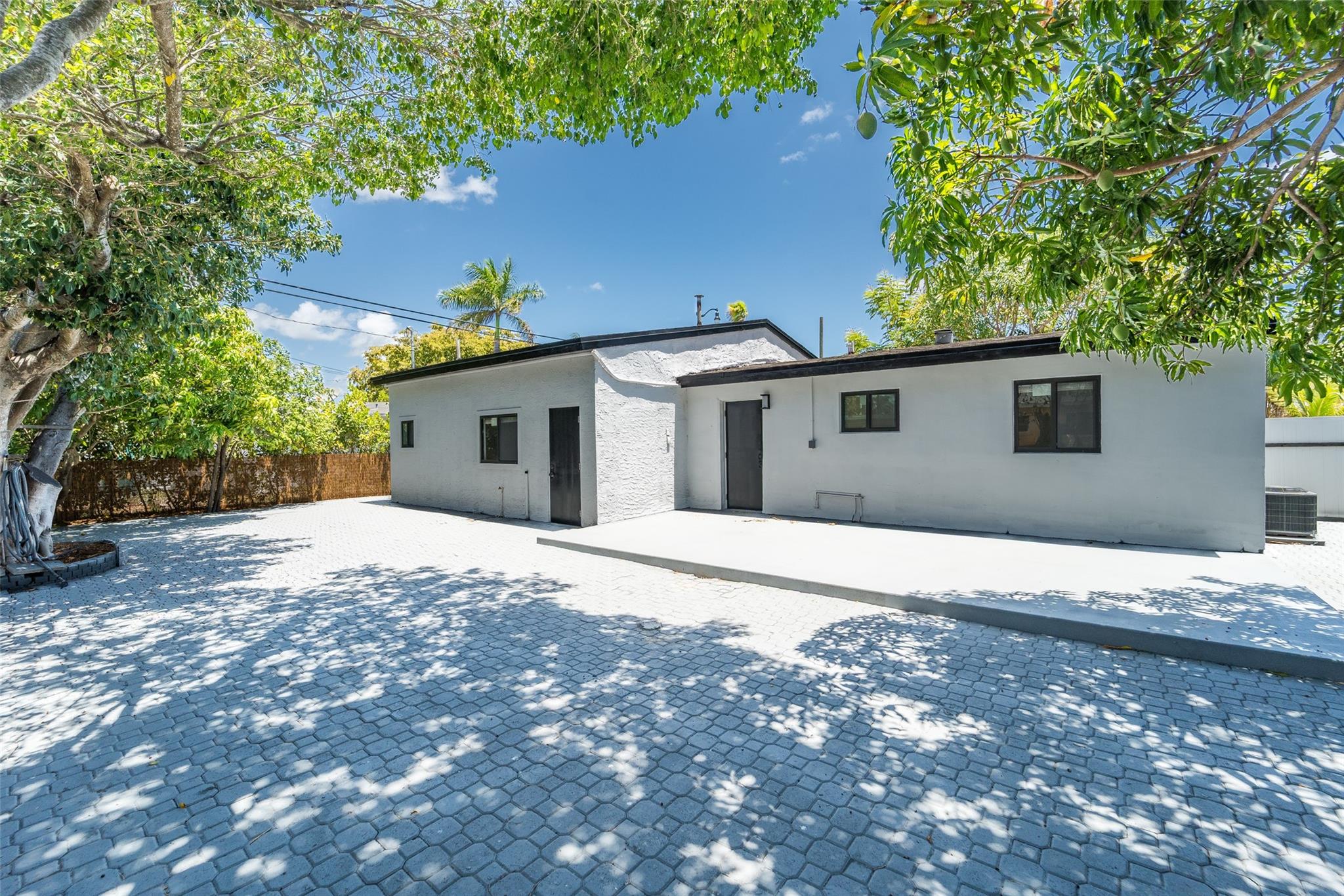 2633 NE 13th Ave