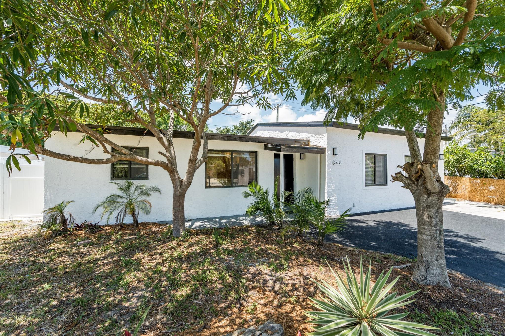 2633 NE 13th Ave