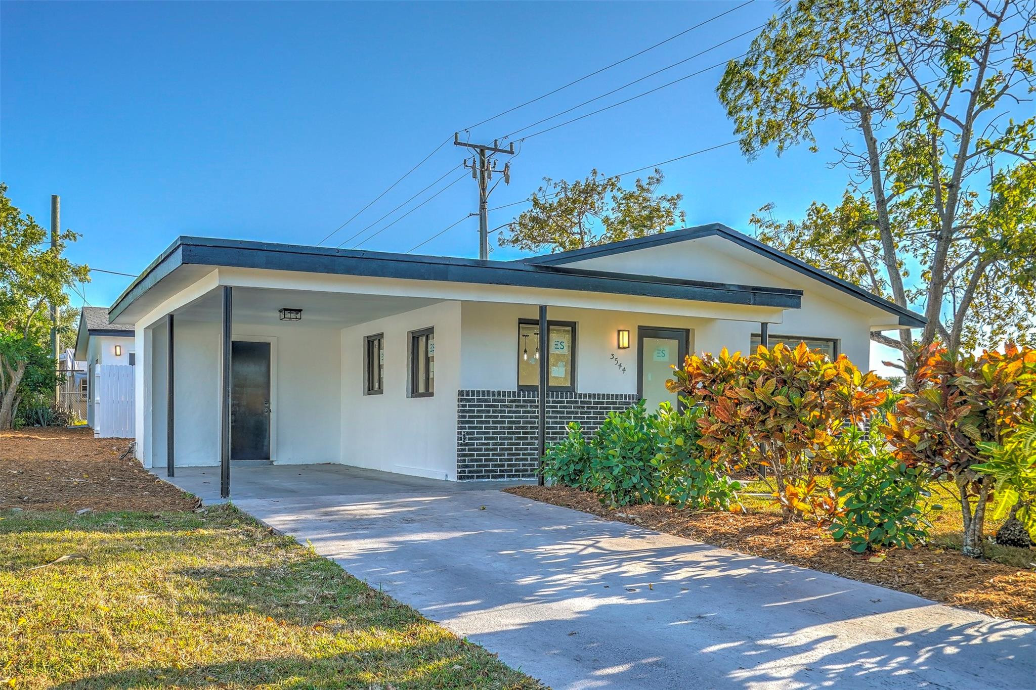 3544 SW 12th Ct