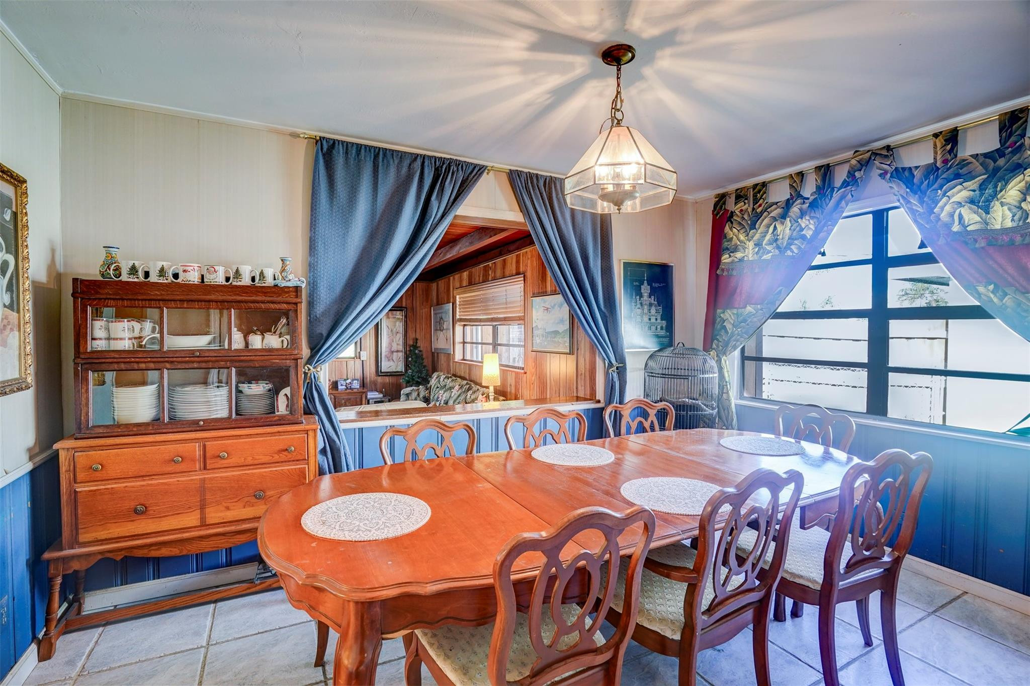4271 NE 11th Ter