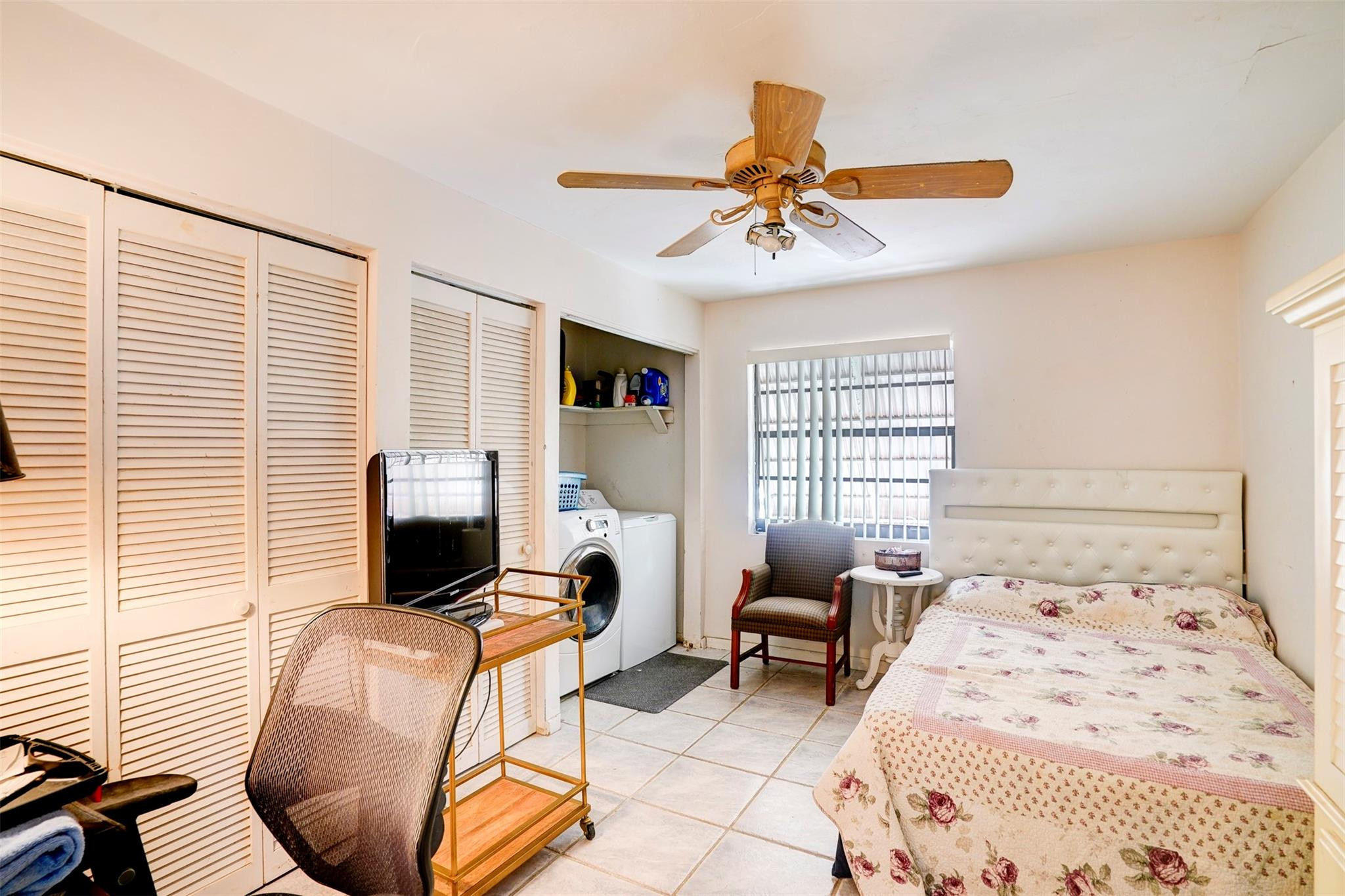 4271 NE 11th Ter
