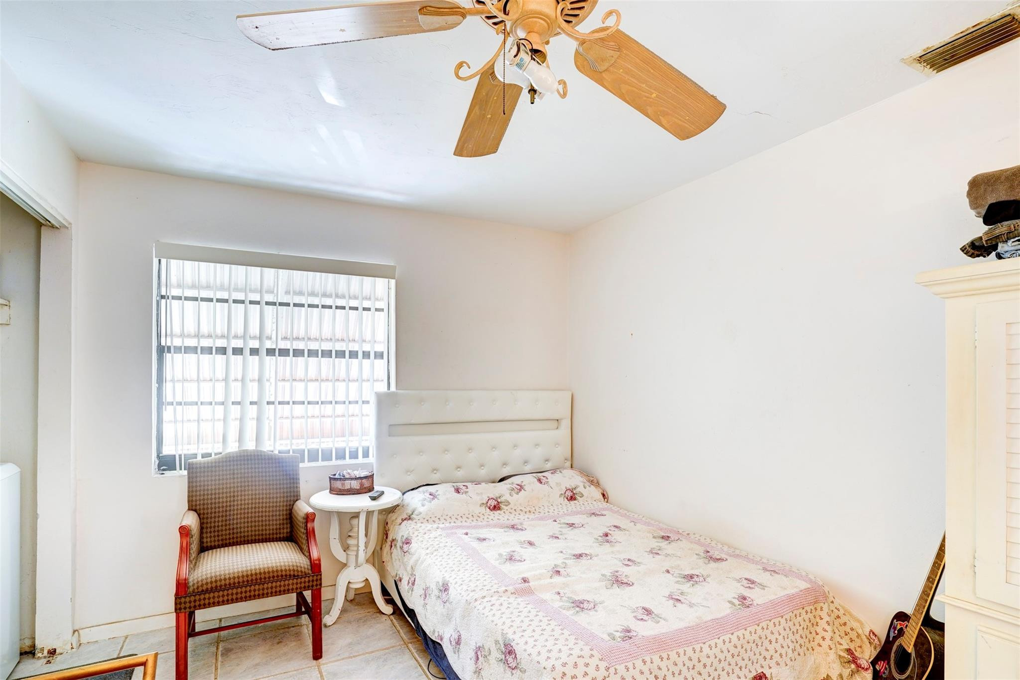 4271 NE 11th Ter