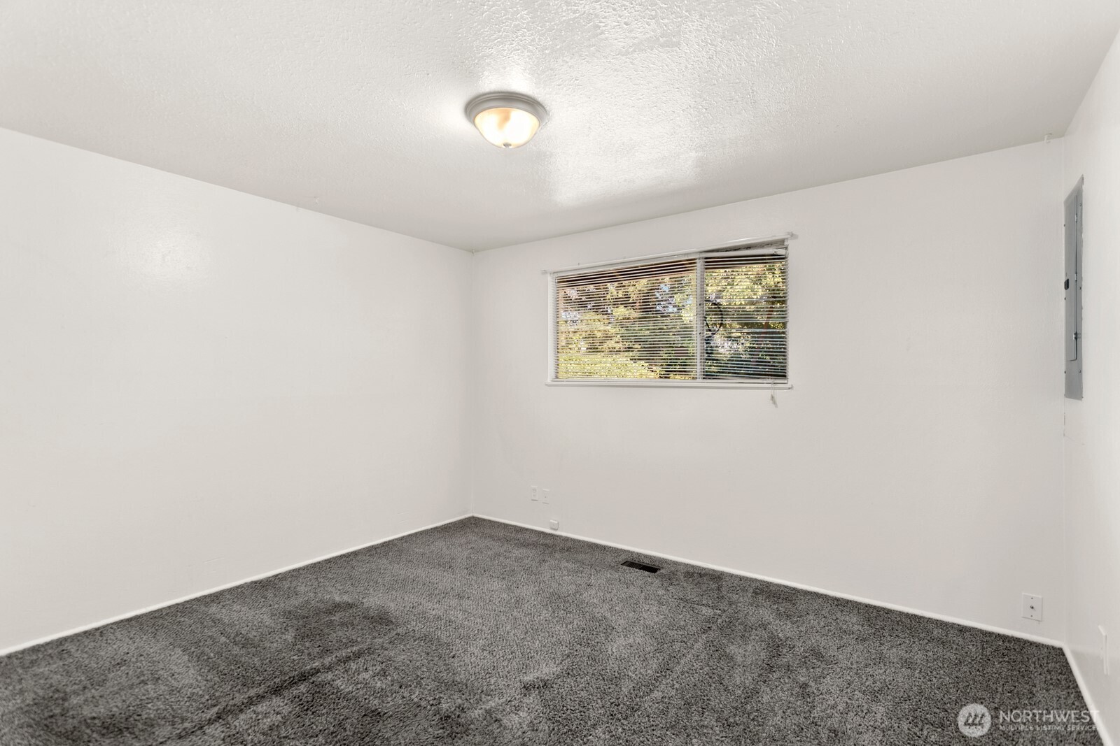11705 Tomahawk Road SW