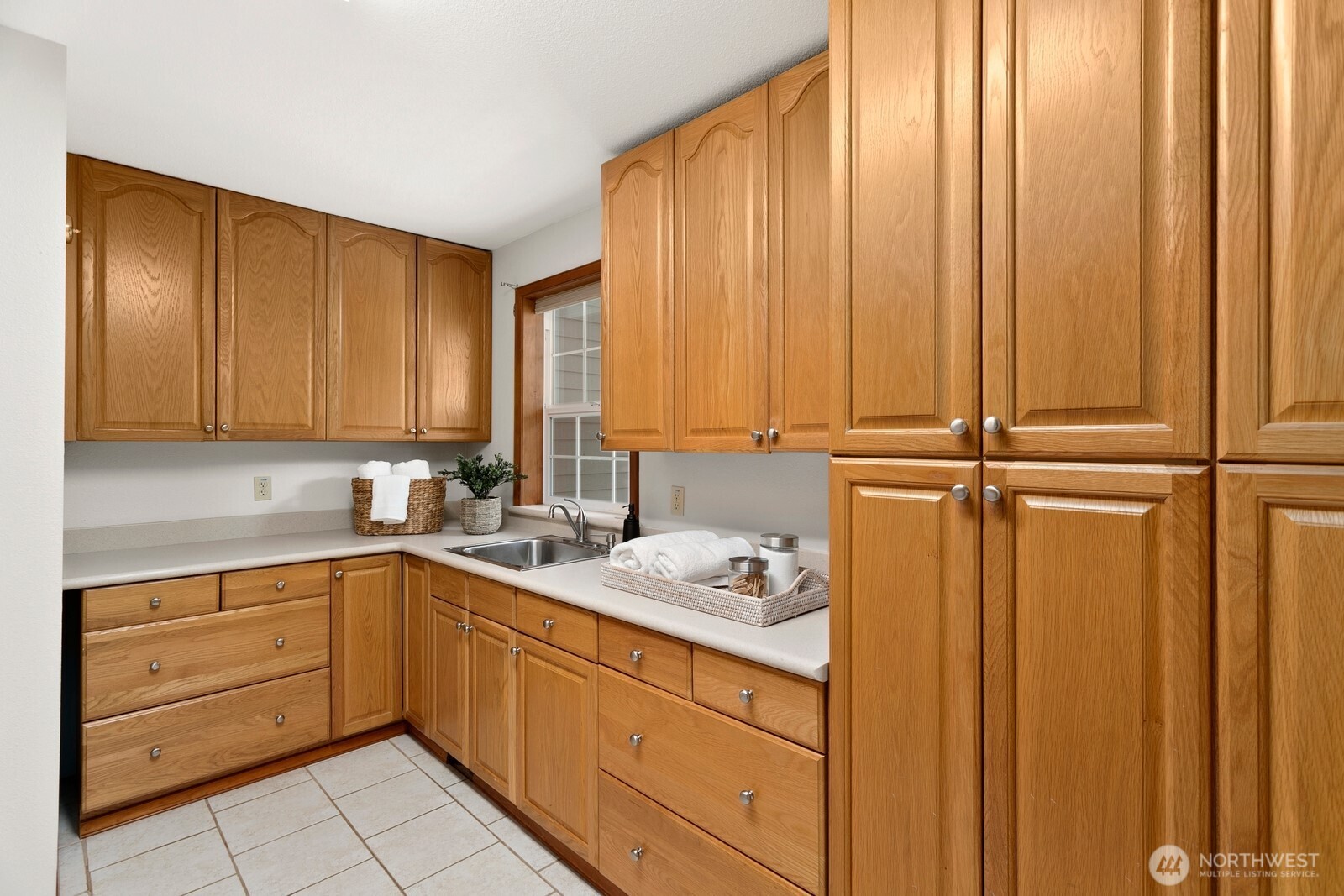 6108 Nahane West NE