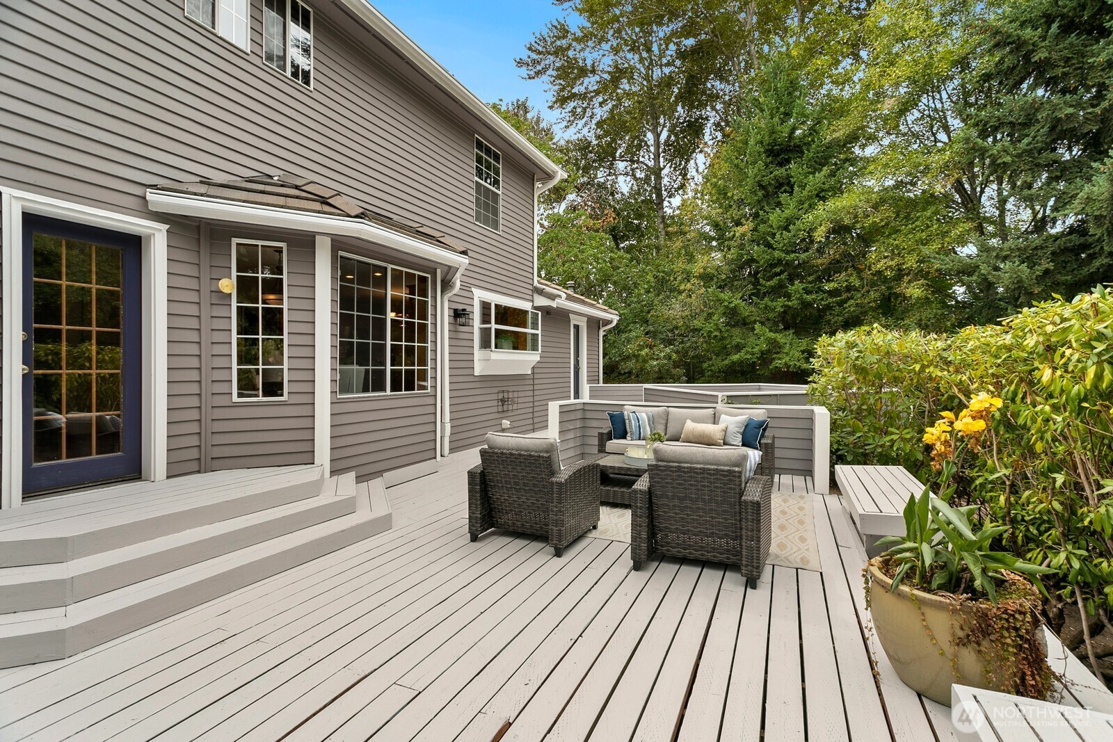 6108 Nahane West NE