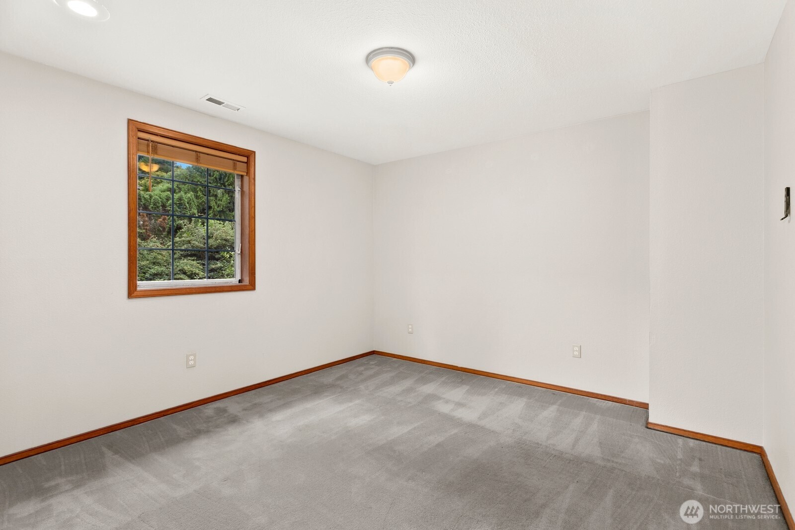 6108 Nahane West NE