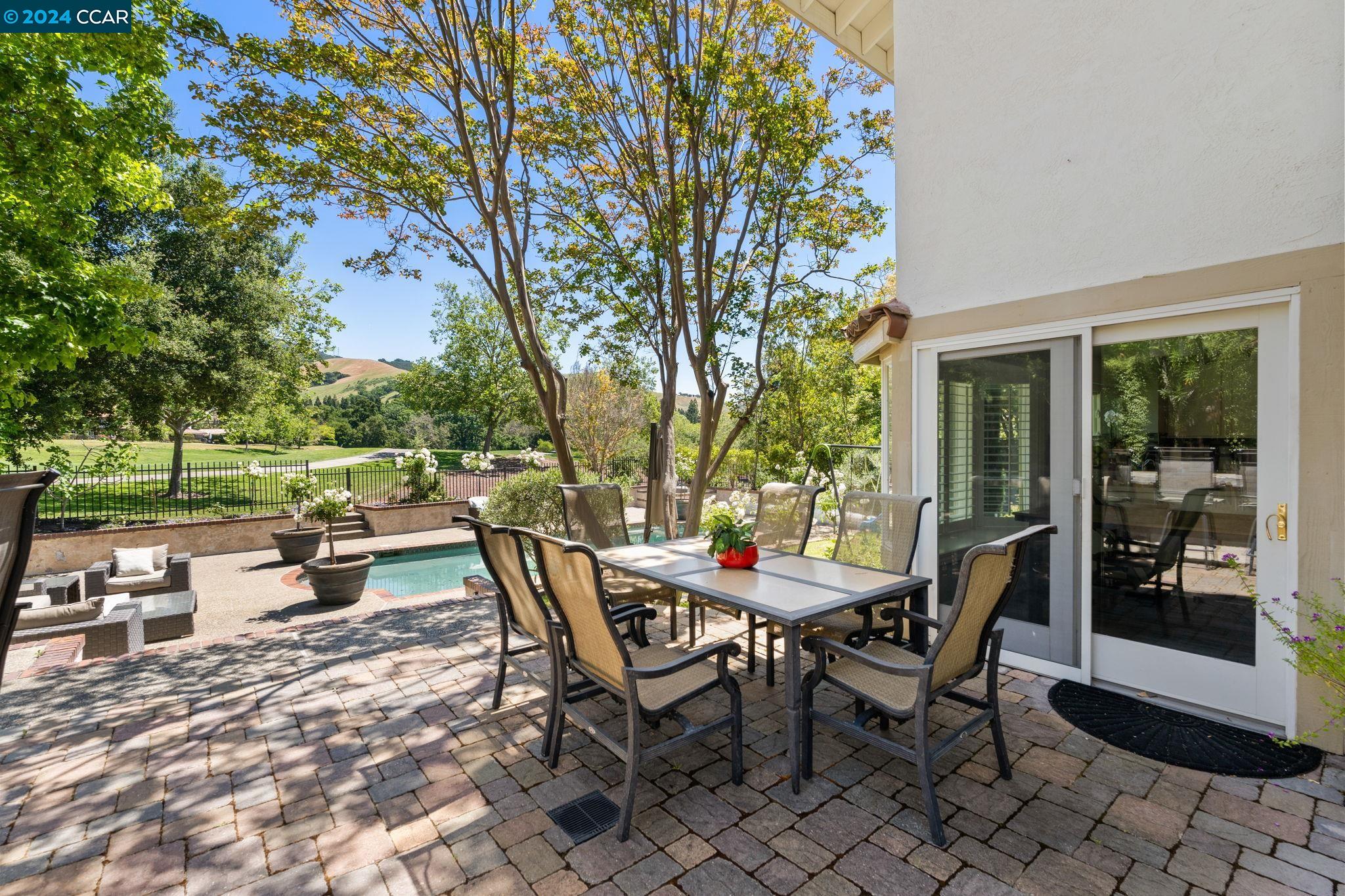 316 Live Oak Dr