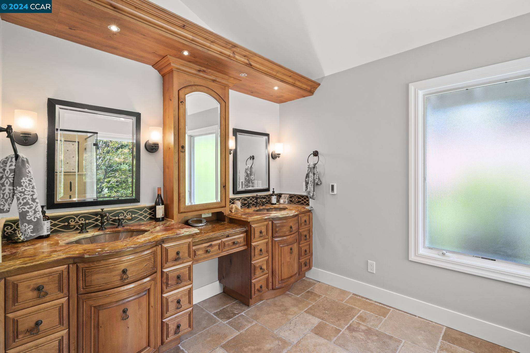 316 Live Oak Dr