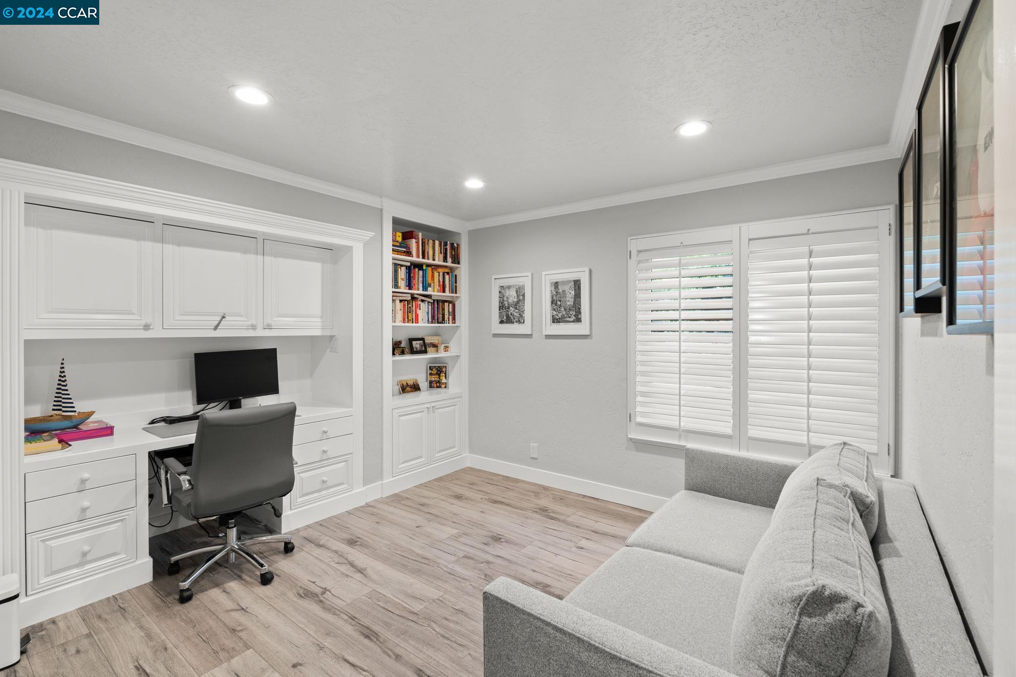 316 Live Oak Dr