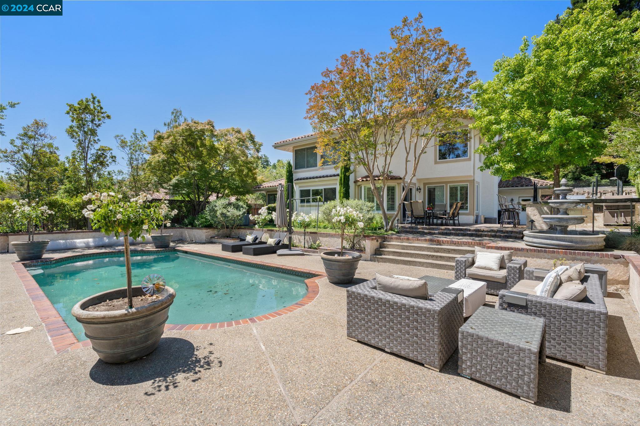 316 Live Oak Dr