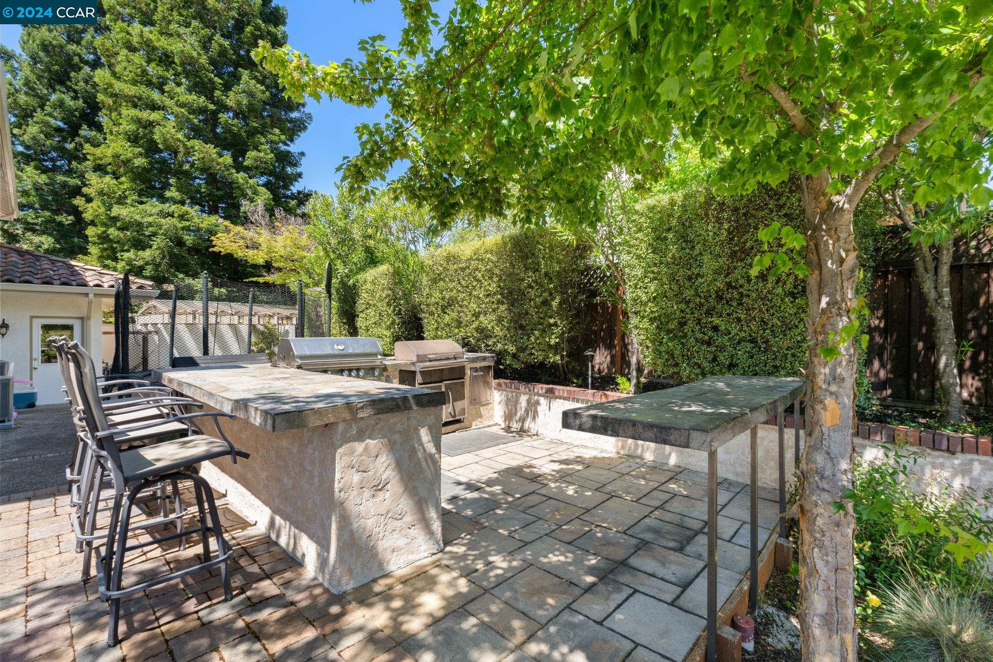 316 Live Oak Dr