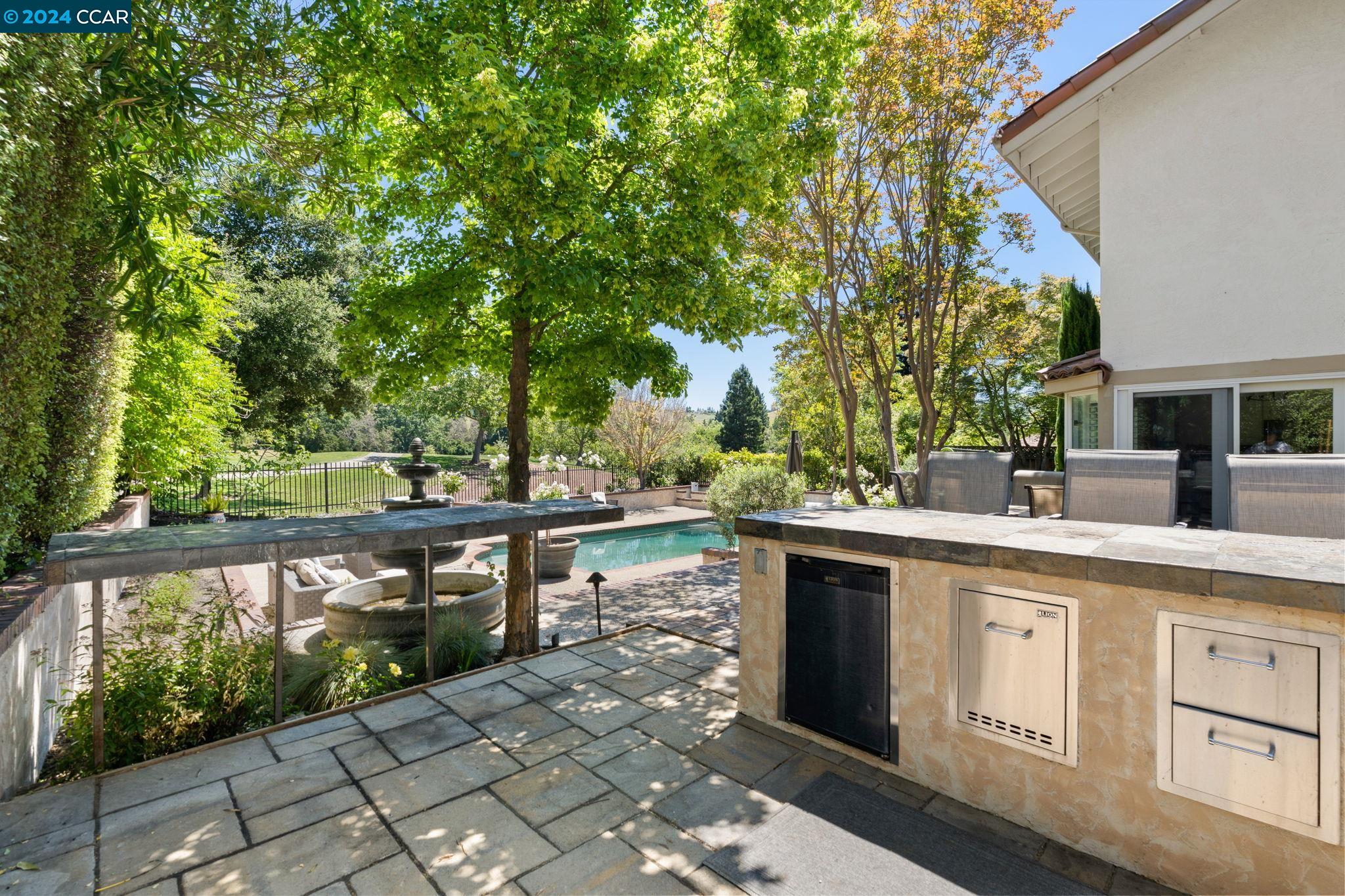 316 Live Oak Dr