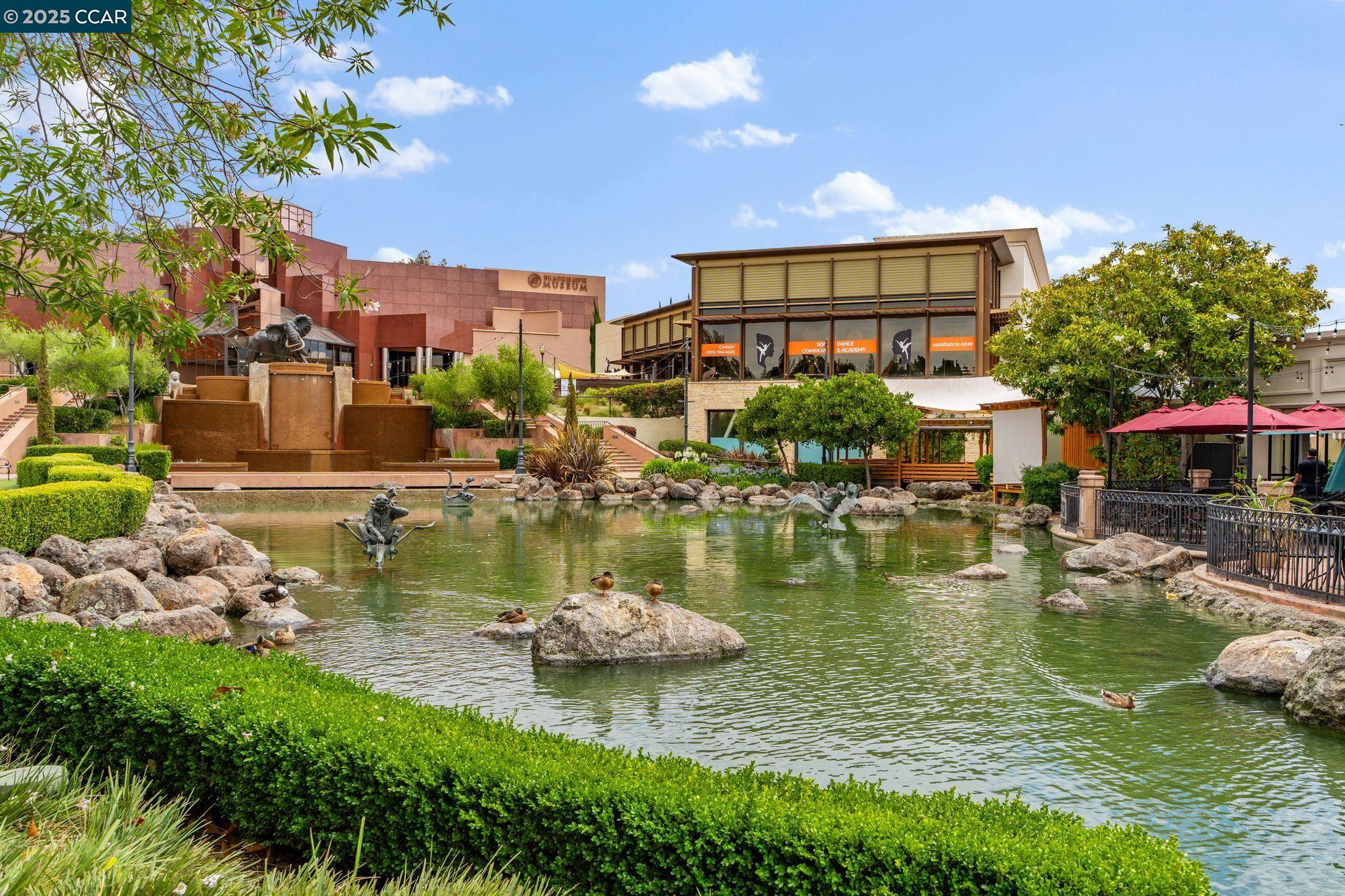 107 Leafield Rd, Danville