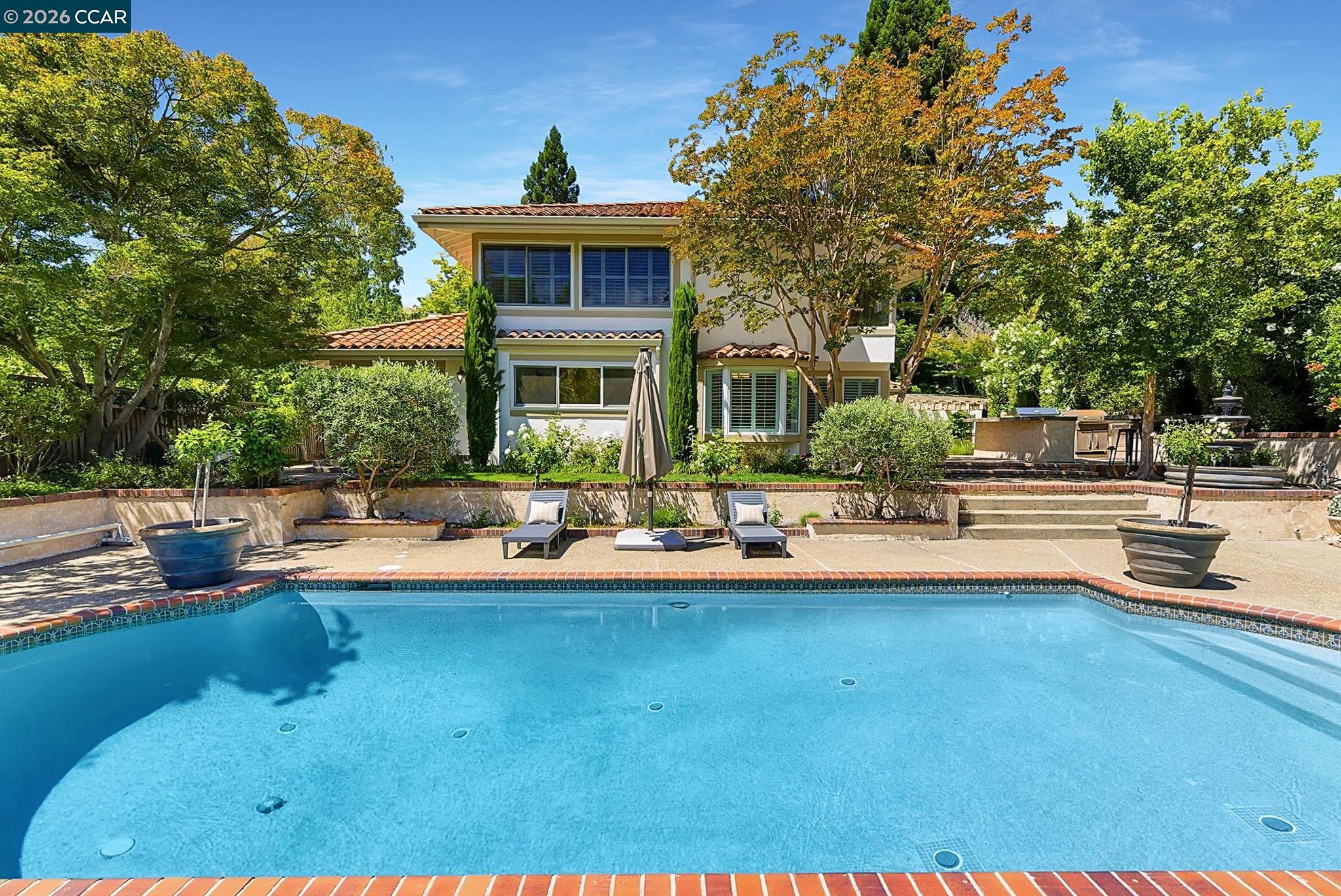 316 Live Oak Dr