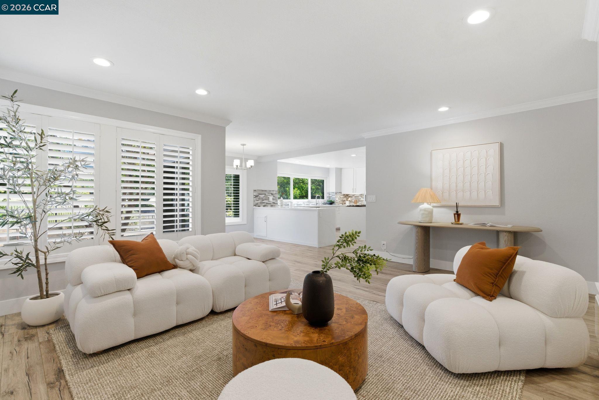 316 316 Live Oak Dr