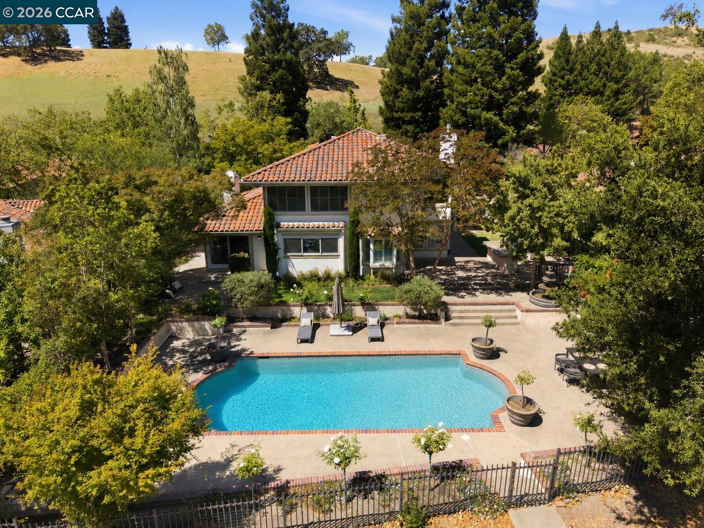 316 316 Live Oak Dr