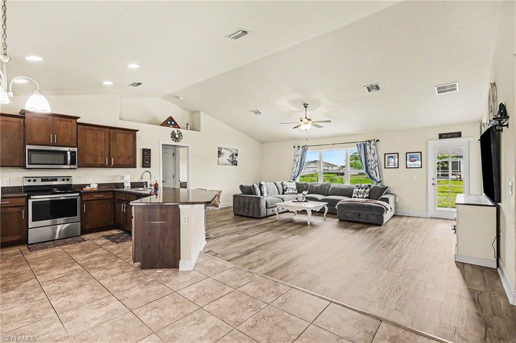 1223 NW 15th PL