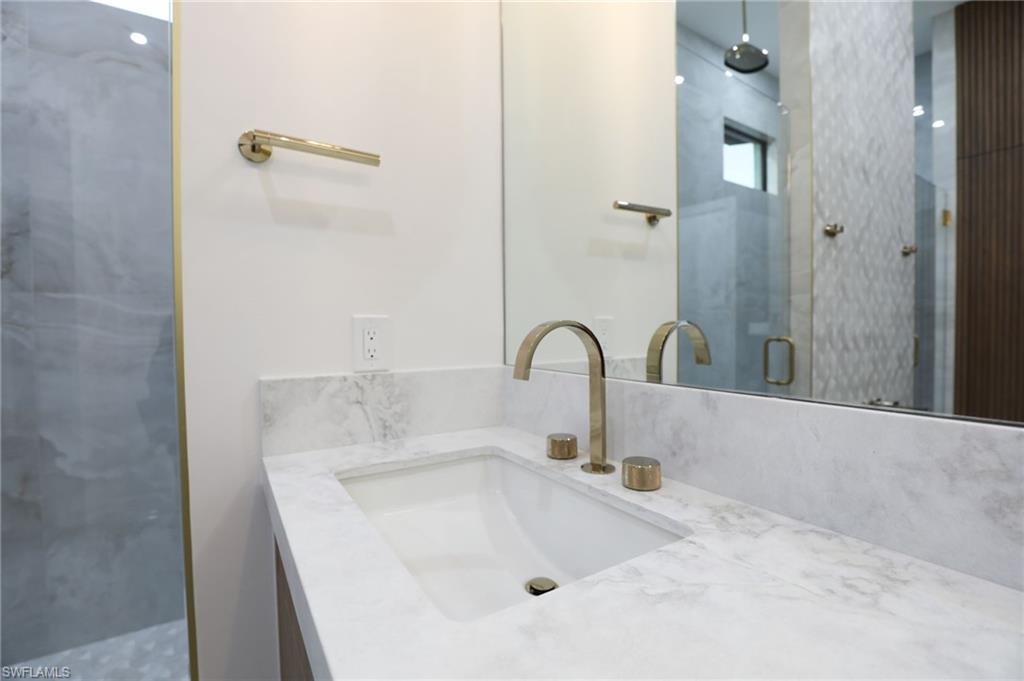 1842 Menorca CT