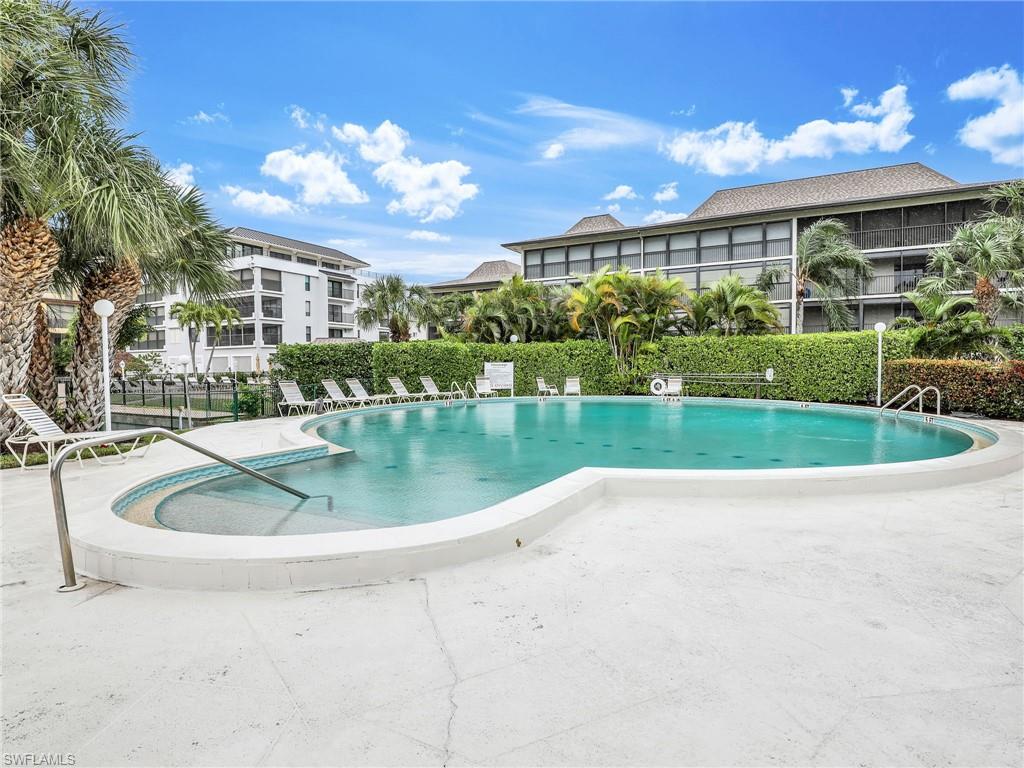 1041 Swallow AVE Unit: 404