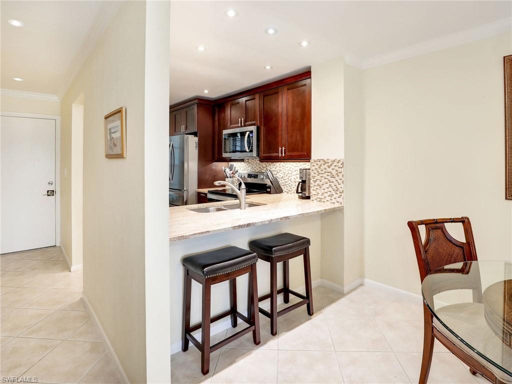 1041 Swallow AVE Unit: 404