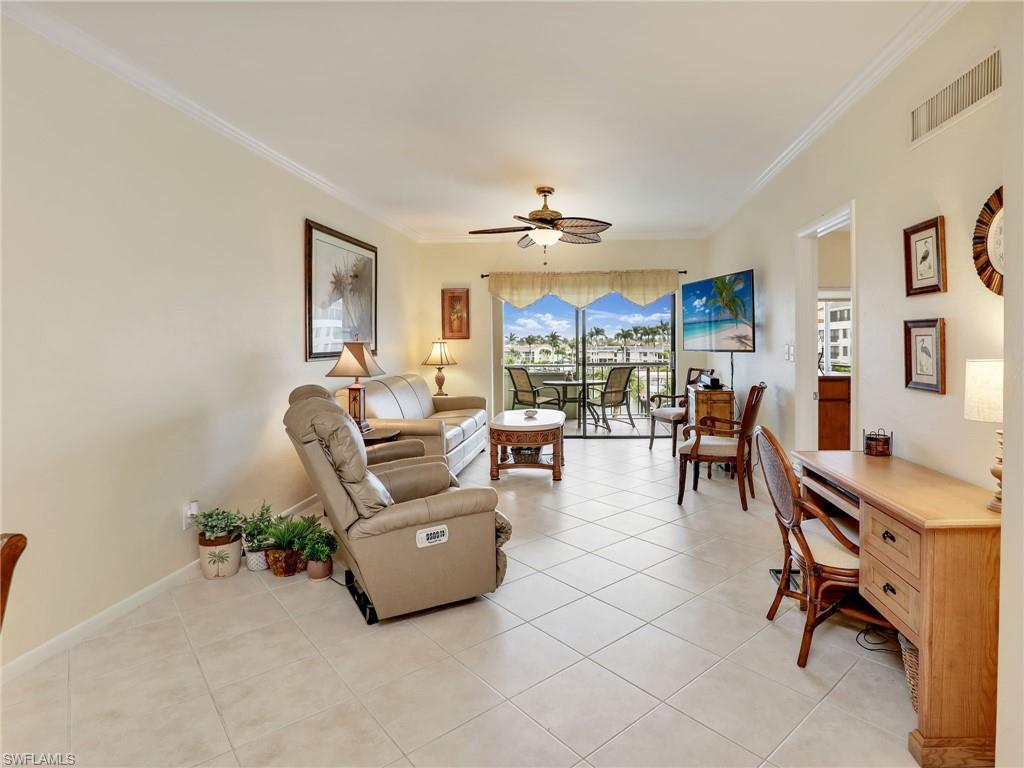 1041 Swallow AVE Unit: 404