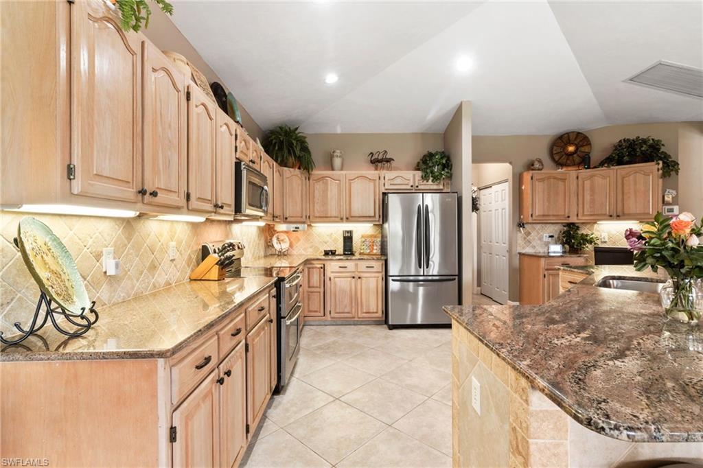 616 Hernando DR