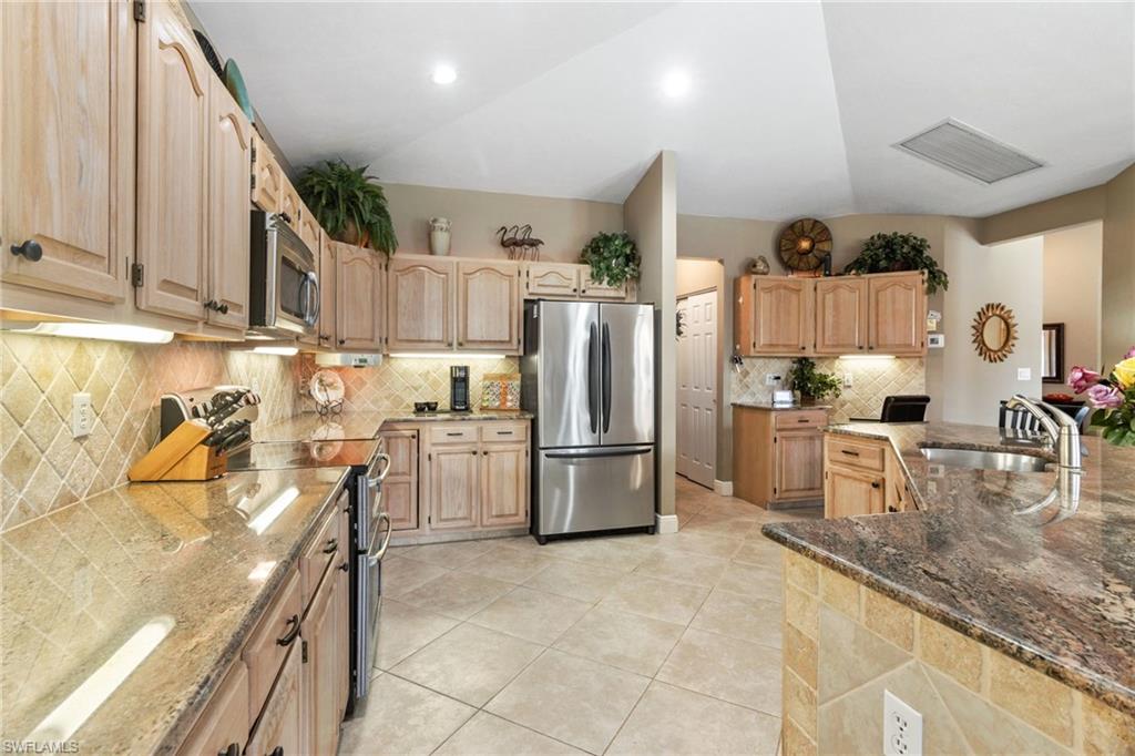 616 Hernando DR