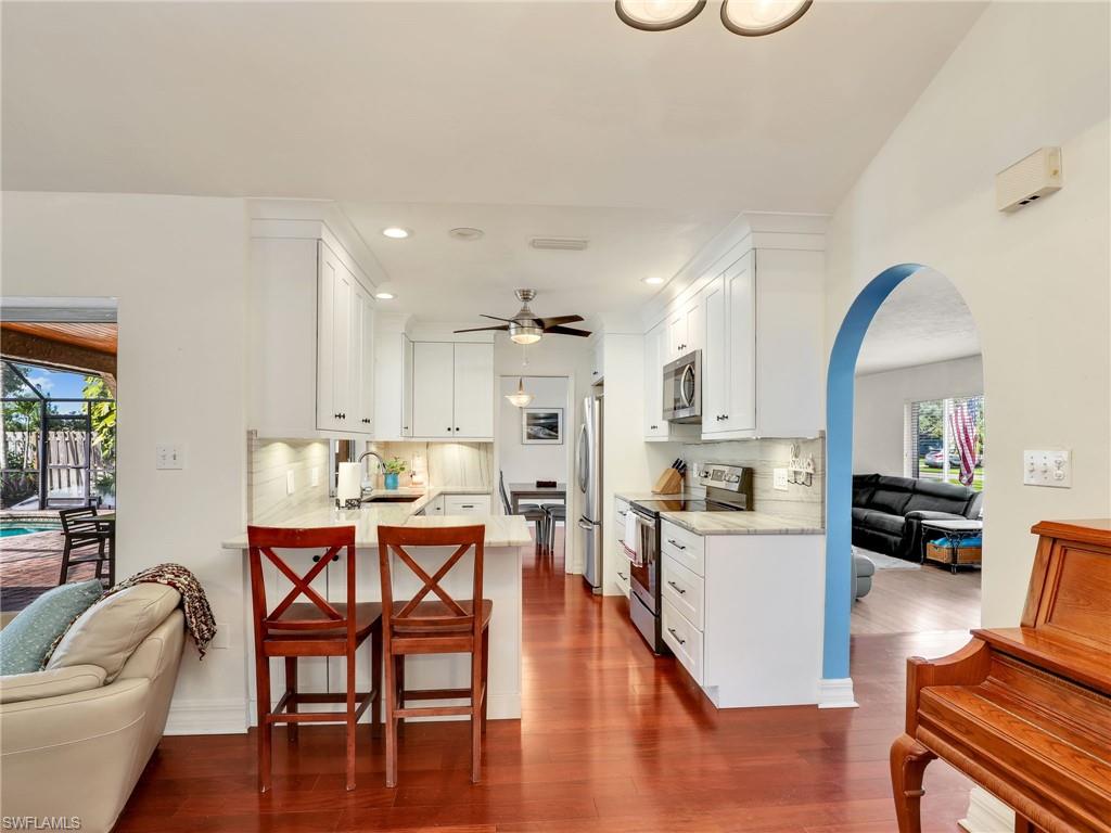 208 Mentor DR