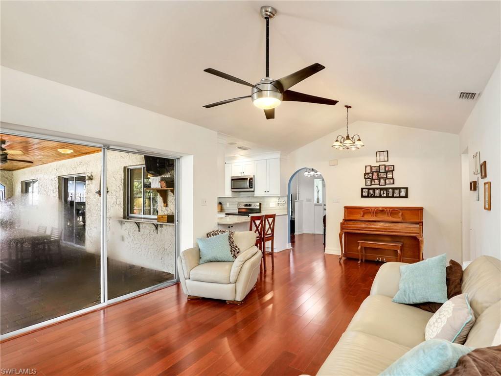 208 Mentor DR