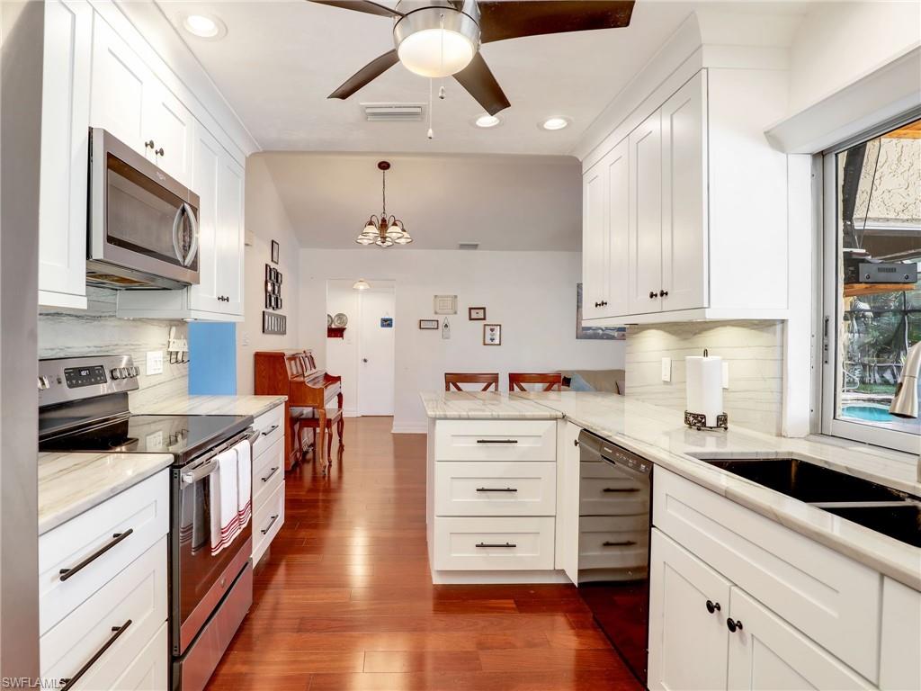 208 Mentor DR