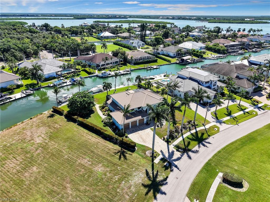 981 E Inlet DR