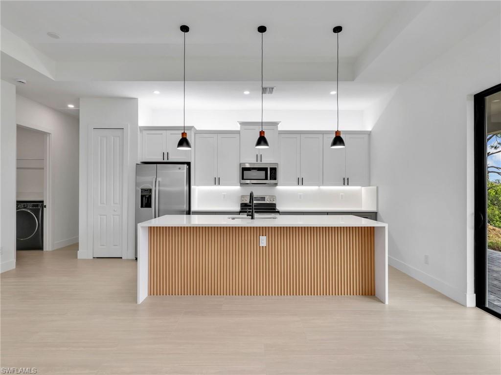 1624 NW 9th AVE, CAPE CORAL